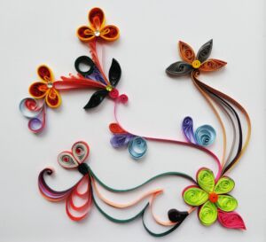 Ročno izdelane rože s tehniko quilling. Osnove quilling tehnike in izdelava rožice.